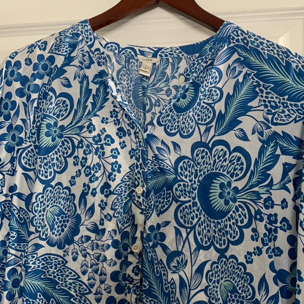 J Crew light weight long sleeve size 6